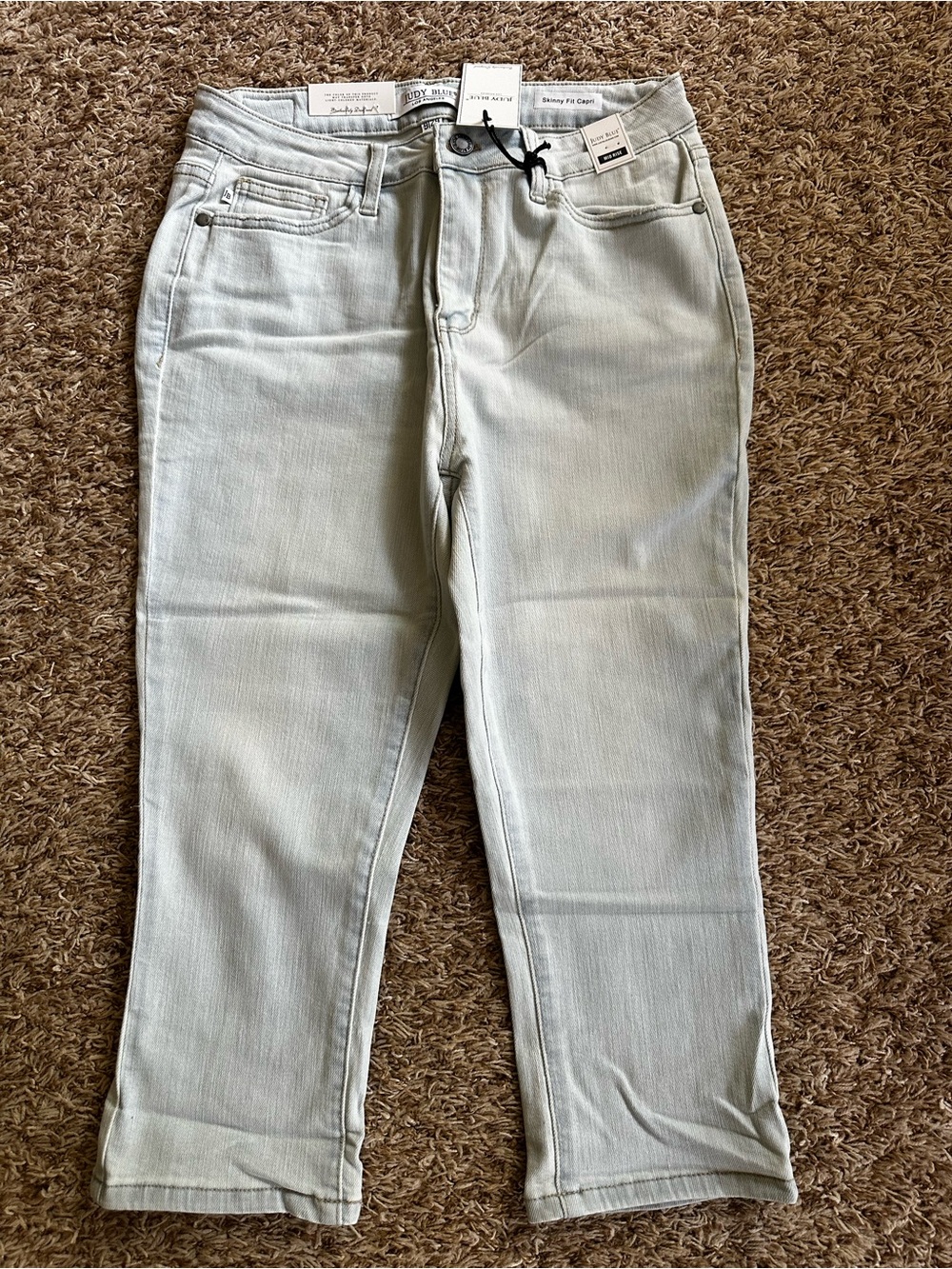 Judy Blue Mid Rise Skinny Fit Capri in a light wash